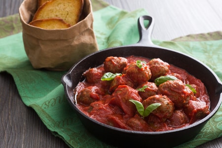 Fleischbällchen in Tomatensauce