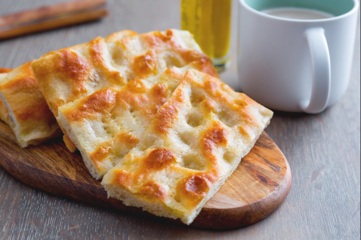 Focaccia (fügassa) nach Genueser Art