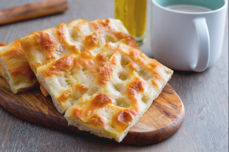 Focaccia (fügassa) nach Genueser Art