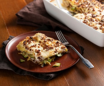 Lasagne mit weißem Ragù und Zucchini