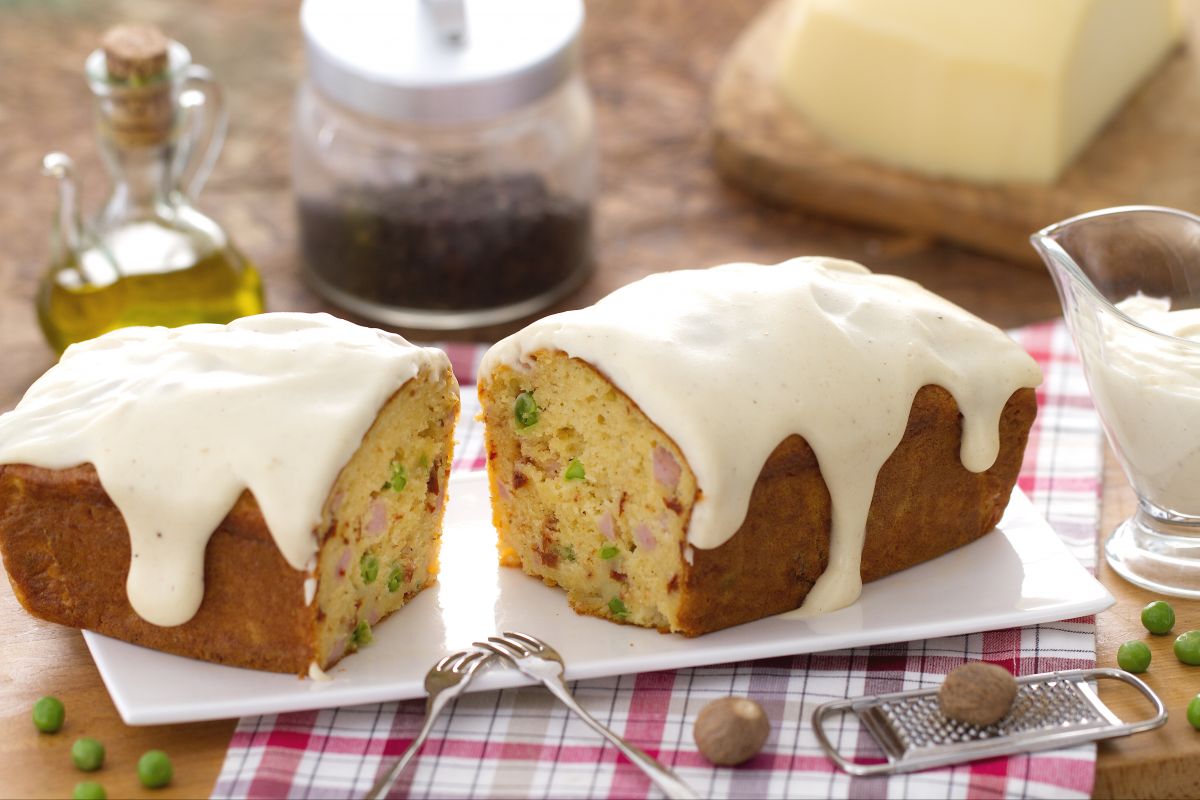 Falscher süßer Plumcake