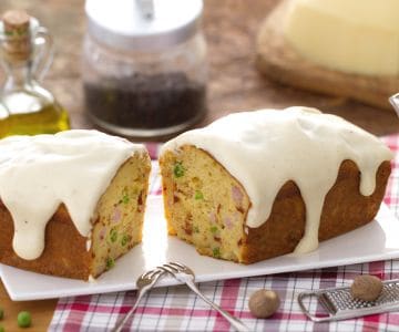 Falscher süßer Plumcake