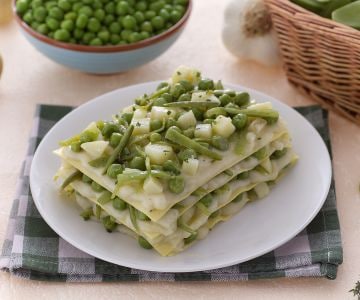 Lasagne mit grünen Bohnen, Kartoffeln und Erbsen