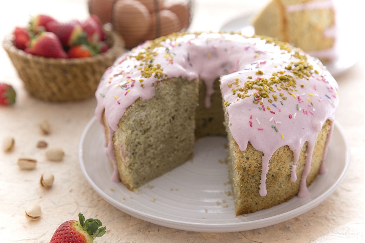 Bunter Chiffon-Kuchen