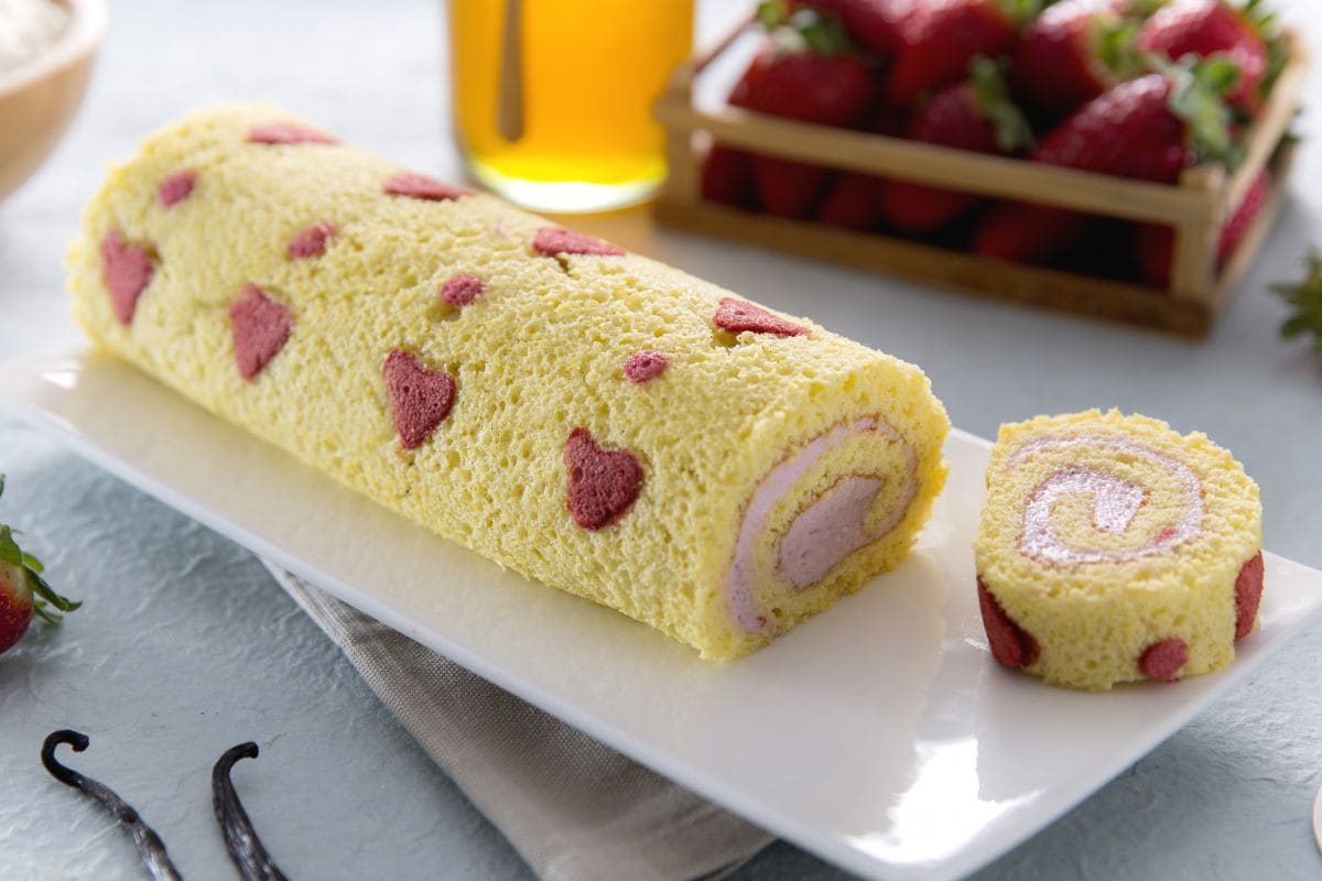 Vanille-Erdbeer-Rolle