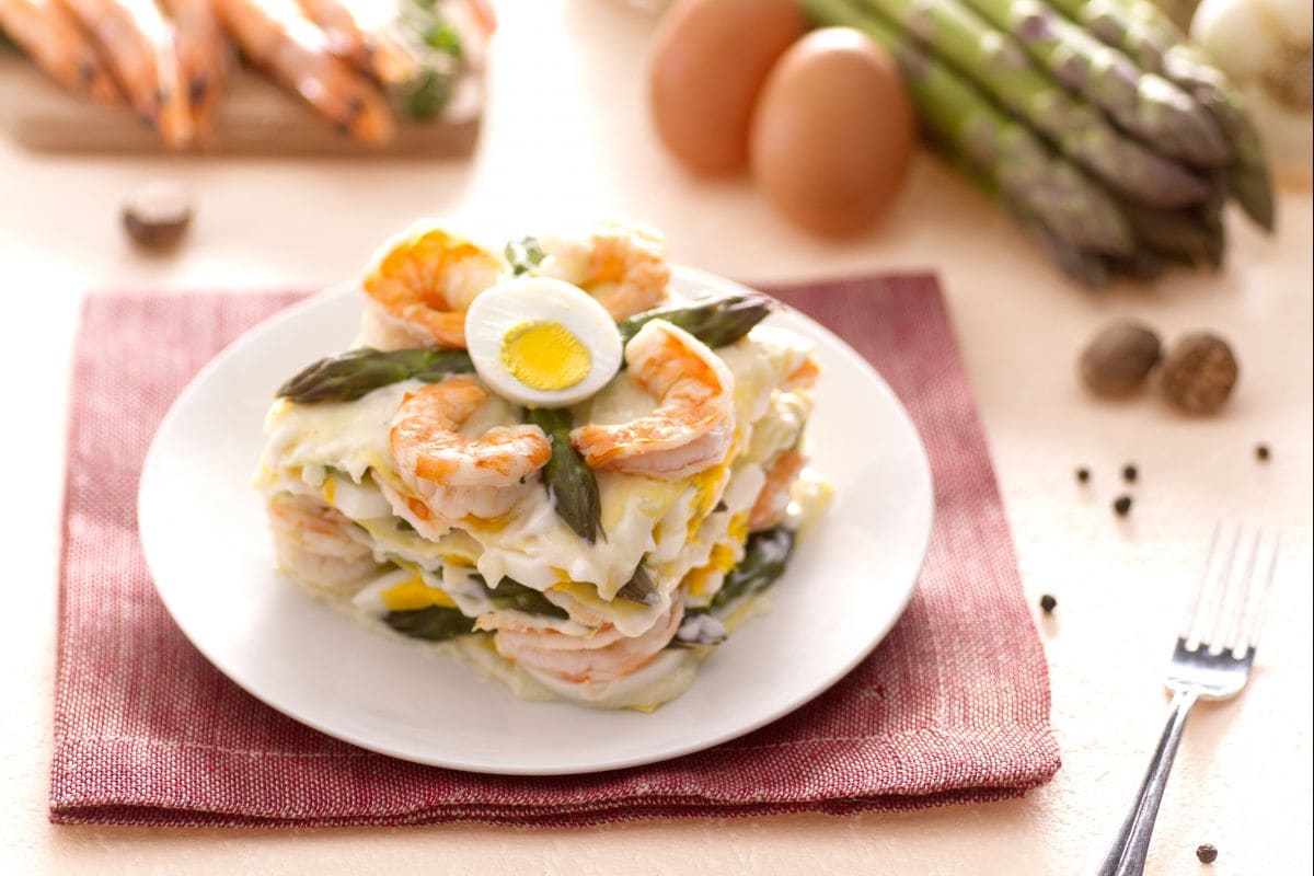 Lasagne mit Spargel, Eiern und Garnelen