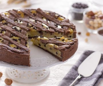 Pastiera mit Haselnüssen und Kakao