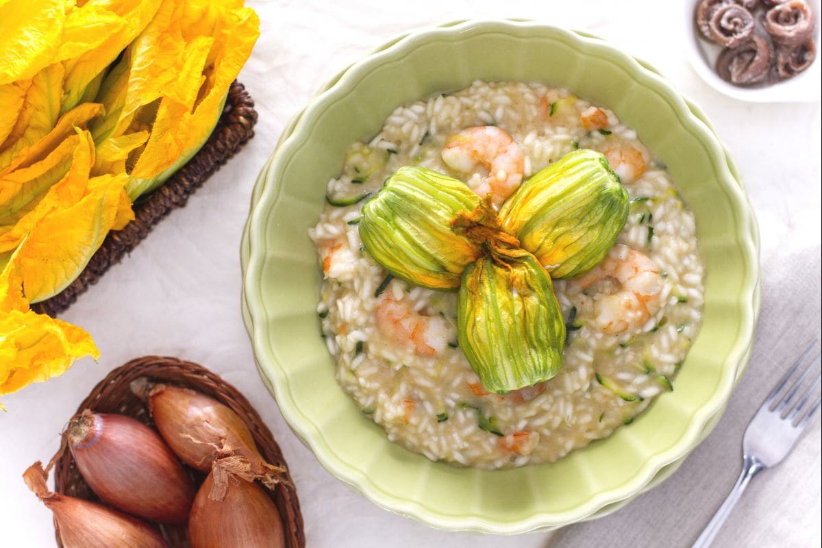 Risotto mit Garnelen, Zucchini und Zucchiniblüten