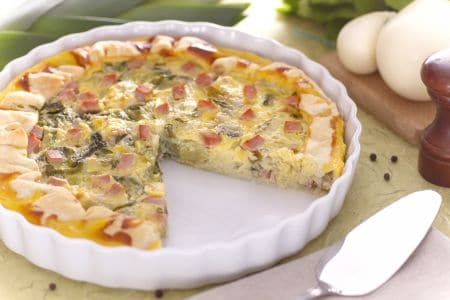 Quiche mit Endivie und Schinkenwürfeln