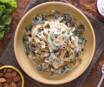 Vollkorn-Tagliatelle mit Endivien und Taleggio-Fonduta