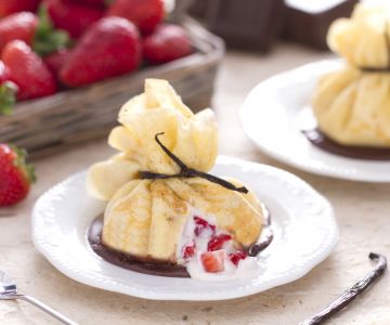Erdbeer-Crêpe-Päckchen