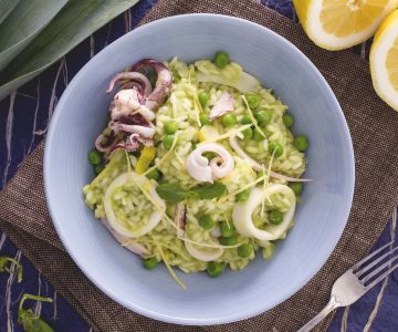 Risotto mit Minze, Erbsen und Tintenfisch