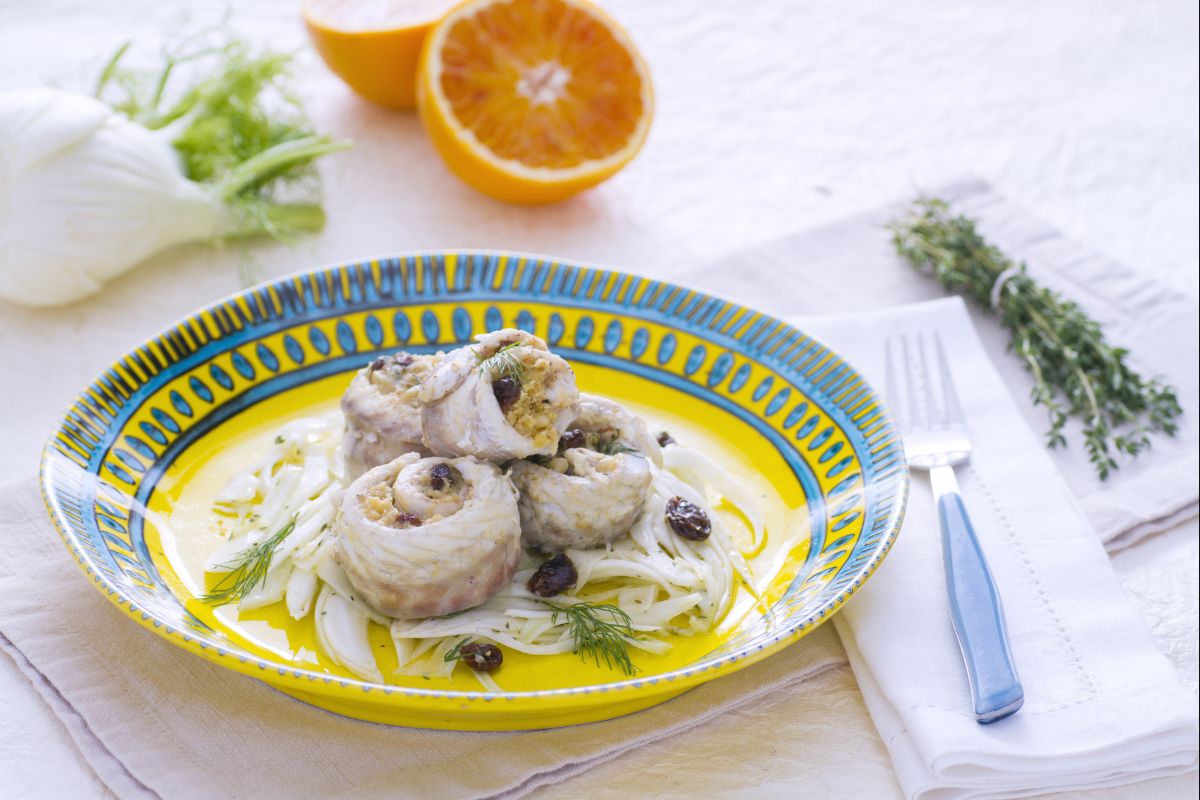Wolfsbarschfilet mit Orange auf Fenchelsalat