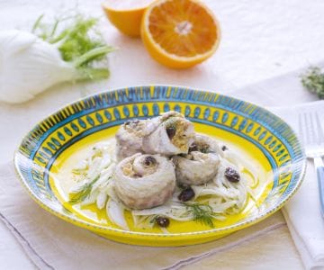 Wolfsbarschfilet mit Orange auf Fenchelsalat