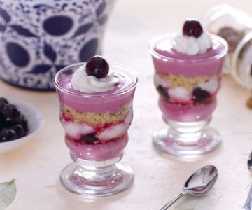 Zweifarbiger Becher