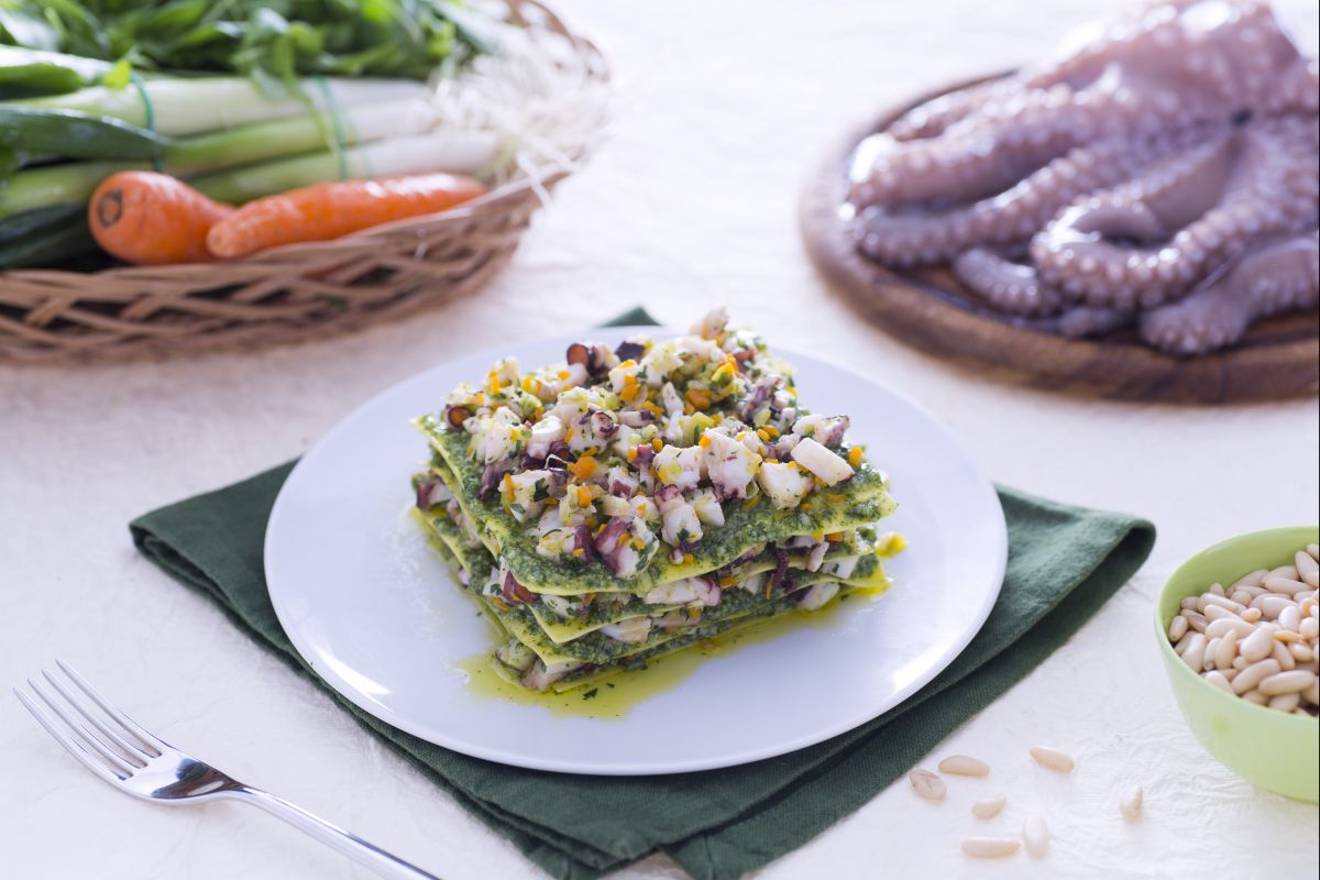 Grüne Lasagne mit Rucolapesto und Oktopus-Ragout