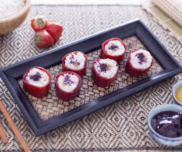 Süßes Sushi mit gemischten Konfitüren