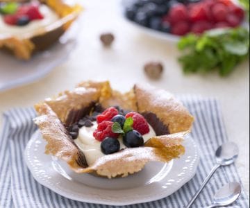 Knusperkörbchen mit Haselnüssen