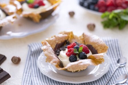 Knusperkörbchen mit Haselnüssen
