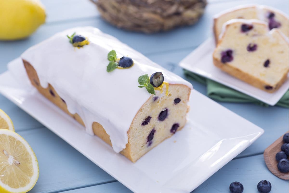 Zitronen-Heidelbeer-Poundcake