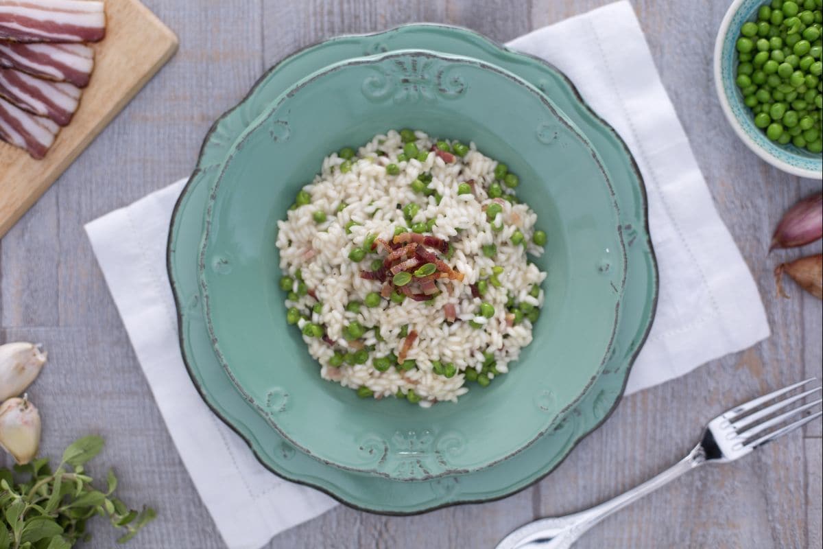 Risotto mit Erbsen, Speck und Majoran