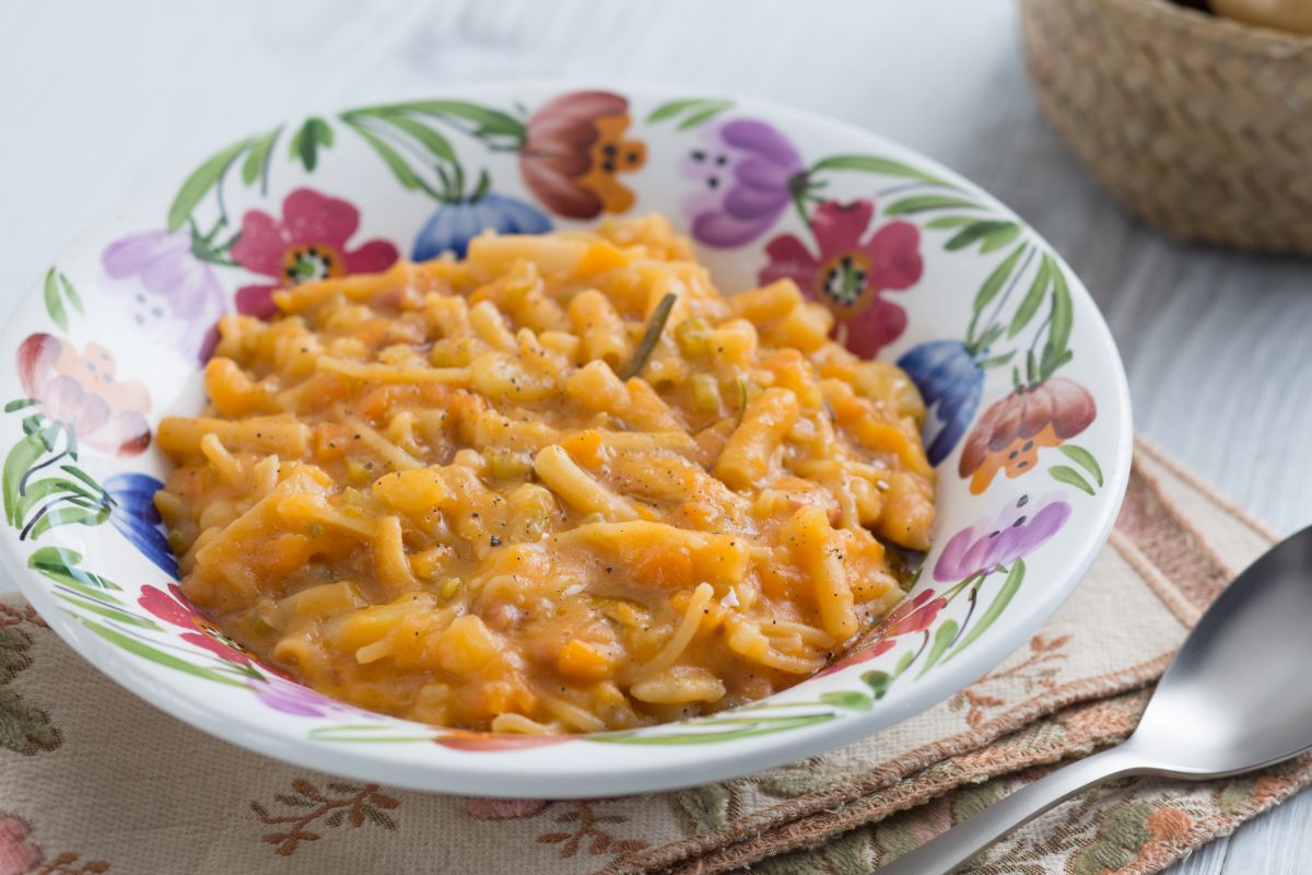 Pasta und Kartoffeln auf neapolitanische Art