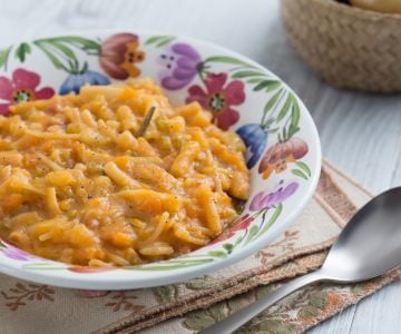 Pasta und Kartoffeln auf neapolitanische Art