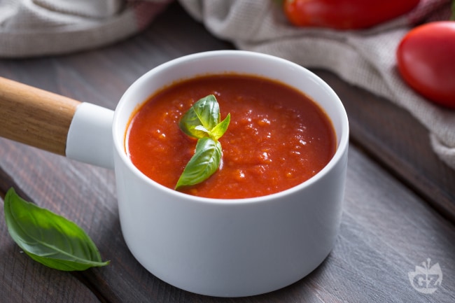 Frische Tomatensauce mit Basilikum - Italienische Rezepte von ...