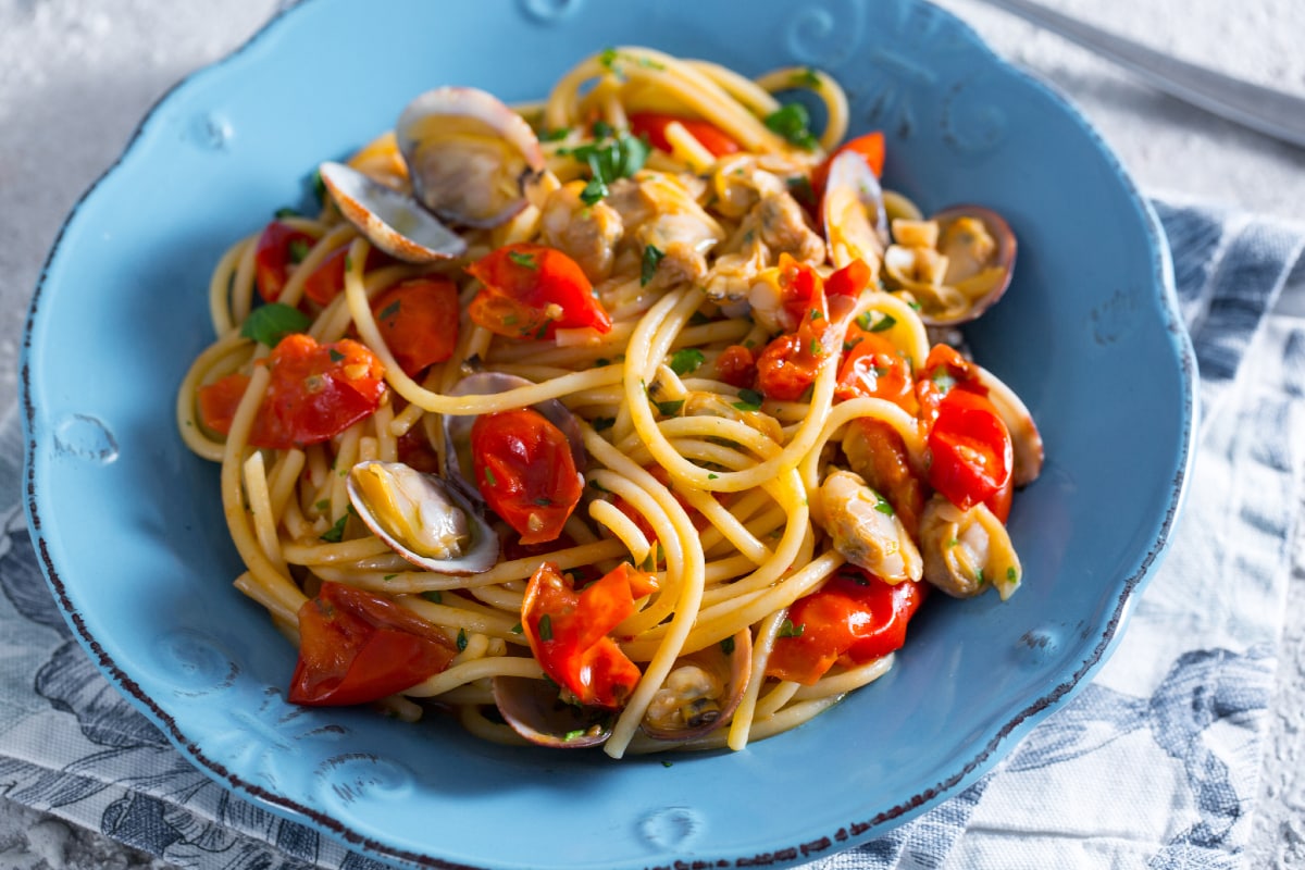 Spaghetti mit Venusmuscheln und Kirschtomaten