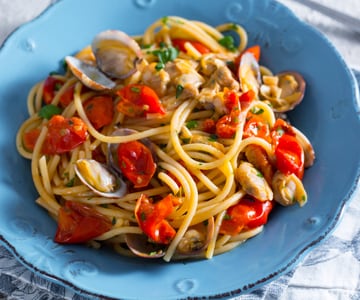 Spaghetti mit Venusmuscheln und Kirschtomaten