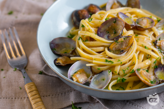 Linguine mit Venusmuscheln und Bottarga - Italienische Rezepte von ...