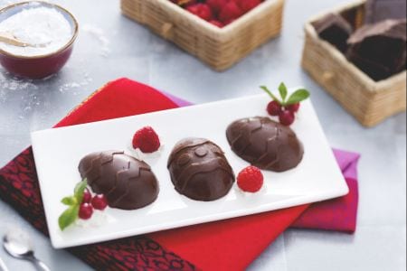 Schokoladen-Panna-Cotta-Eier
