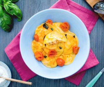 Ravioli gefüllt mit Lachsforelle