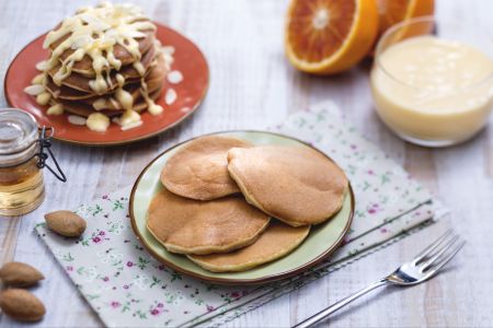 Mandelpfannkuchen mit Orangencreme