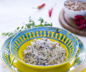 Graupenrisotto mit Kichererbsen, Sardellen und gesalzener Ricotta