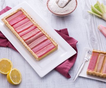 Rhabarberkuchen mit Zitronen-Vanillecreme