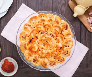 Gefülltes gezwicktes Focaccia