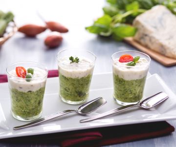 Zucchini-Kaviar mit Gorgonzola-Creme