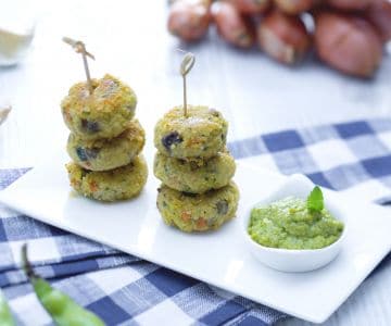 Hirsebällchen mit Gemüse und Saubohnencreme
