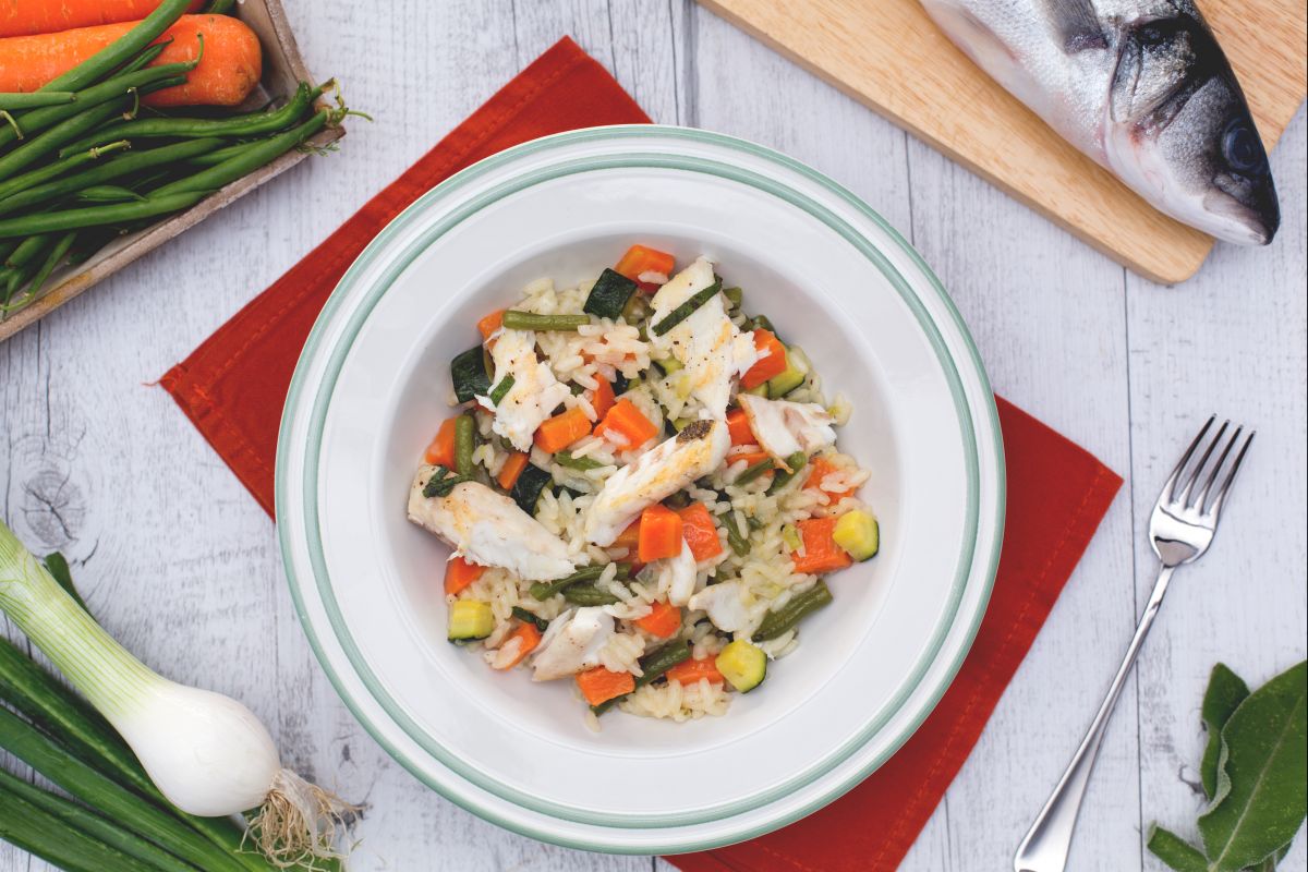 Risotto mit Gemüse-Ragout und in Salbei gebratener Wolfsbarsch