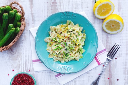 Vollkorn-Farfalle mit Zitronen-Zucchini und Thymian