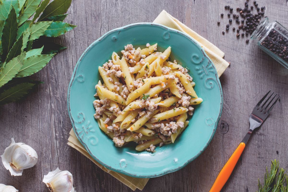 Penne mit weißem Kaninchenragout