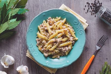 Penne mit weißem Kaninchenragout