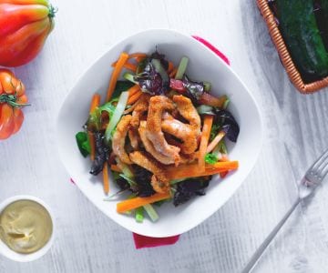 Knuspriger Hähnchensalat mit Vinaigrette
