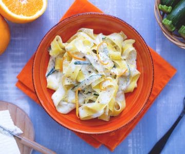 Pappardelle mit geschmorten Zucchini und Orangen-Ricotta-Creme