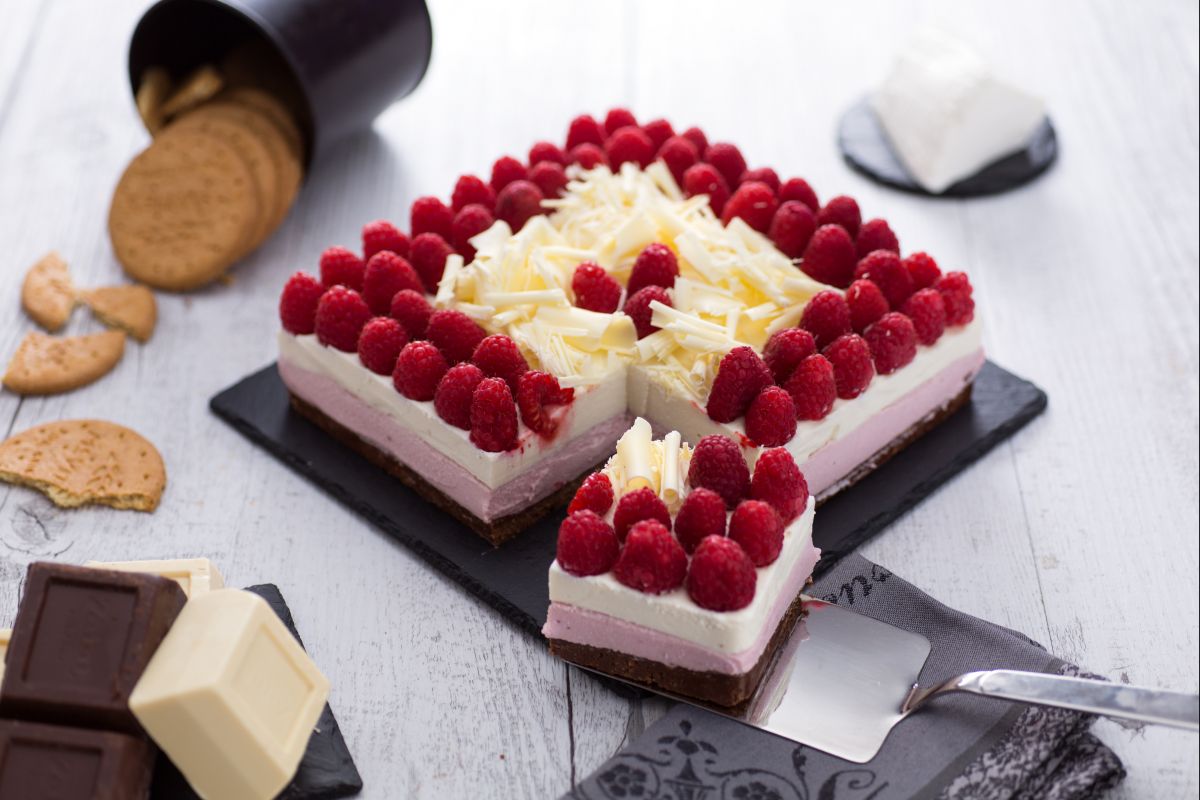 Weiße Schokolade und Himbeeren Käsekuchen