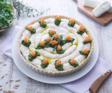Salziger Kuchen mit Lachs, Ziegenkäse und Rucola-Pesto
