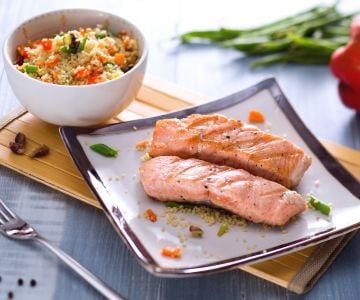 Gegrillter Lachs mit Couscous-Salat
