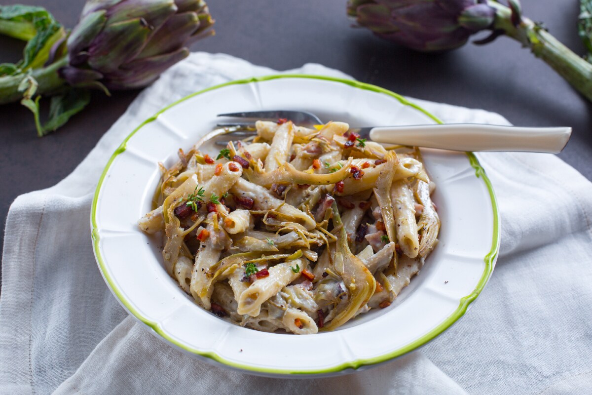 Penne mit Artischocken und Speck