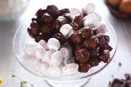 Pignolata mit Glasur